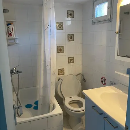 Hébergement de vacances Charming Beach House 2 Minutes From The Sea! *